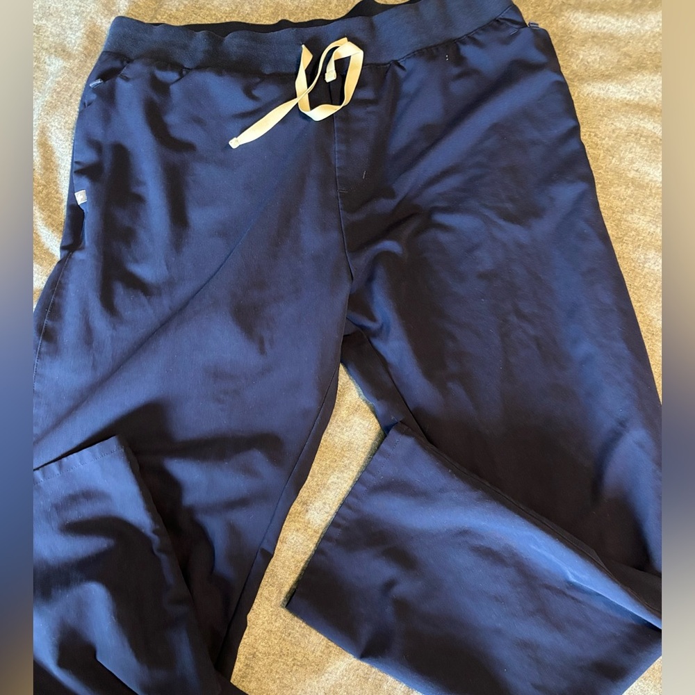 Figs men's navy blue techincal collwction scrubs size XXL